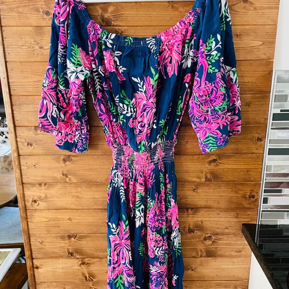 Adorable Lilly midi Dress.Beautiful!Just purchased, a little too snug for me. - Picture 5 of 5